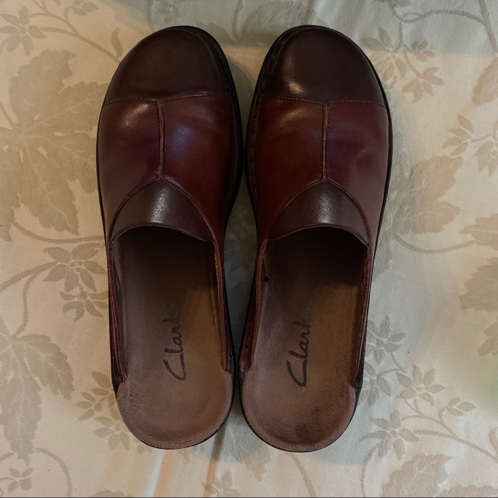 Clarks Leather Clogs - Picture 4 of 10